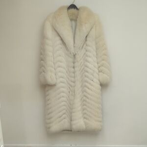 Gorgeous Vintage Full Length Cream Fox Coat